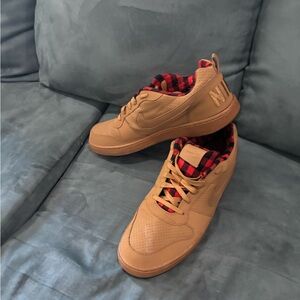 Nike Men’s Tan Low-Top Sneakers with Red Plaid Lining